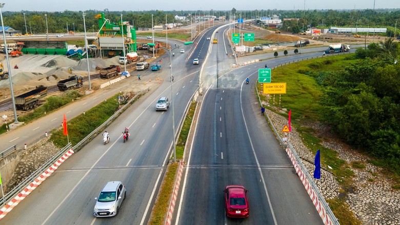 Gần 3 tháng khai thác, hàng trăm xe máy vẫn Gần 3 tháng khai thác, hàng trăm xe máy vẫn