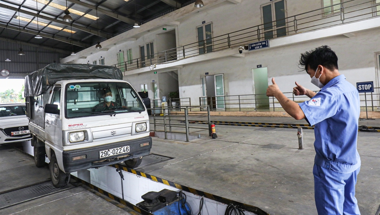 Cử tri kiến nghị giảm ph&iacute; đăng kiểm, Bộ GTVT n&oacute;i g&igrave;?- Ảnh 1.