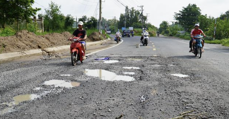 Bố tr&iacute; 16,7 tỷ đồng sửa chữa hư hỏng tr&ecirc;n quốc lộ 61B qua S&oacute;c Trăng- Ảnh 1.