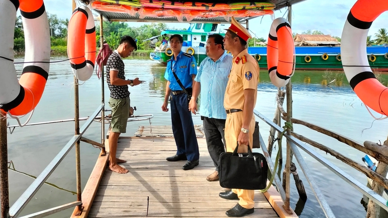 Năm 2024, C&agrave; Mau ch&uacute; trọng tuy&ecirc;n truyền, xử l&yacute; vi phạm nồng độ cồn, tốc độ- Ảnh 2.