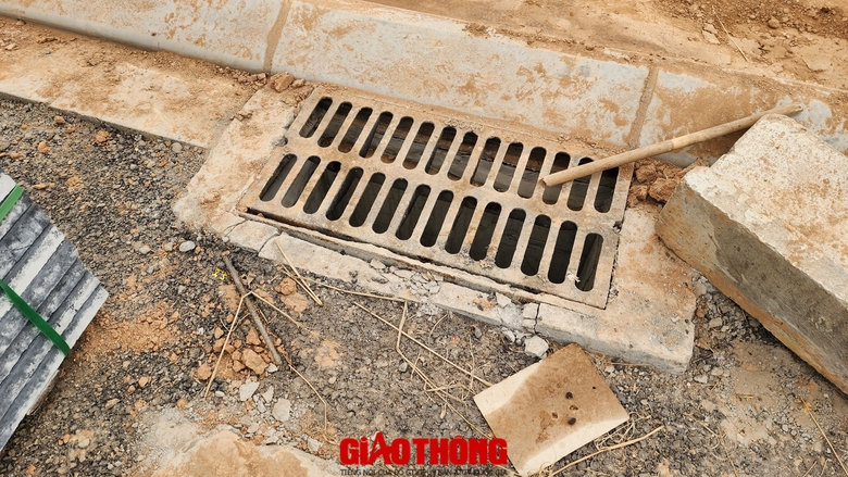 H&agrave; Nội: Nhiều dấu hiệu thi c&ocirc;ng ẩu ở dự &aacute;n đường trăm tỷ- Ảnh 3.