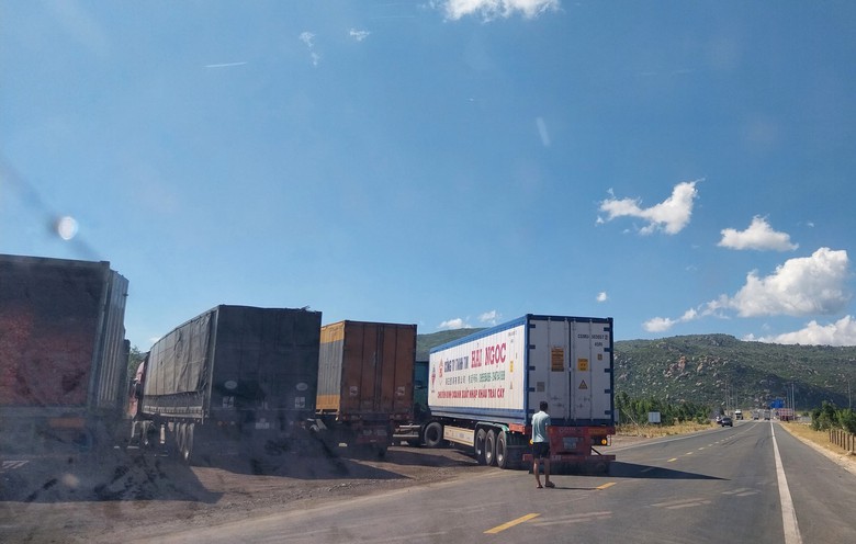 R&agrave; so&aacute;t, xử l&yacute; h&agrave;ng qu&aacute;n đấu nối tr&aacute;i ph&eacute;p v&agrave;o đường dẫn cao tốc- Ảnh 2.