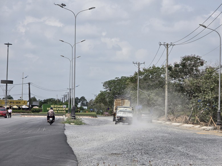 Đường vành đai sân bay Cần Thơ sẽ thông xe trước 30/4?- Ảnh 1. Đường vành đai sân bay Cần Thơ sẽ thông xe trước 30/4?- Ảnh 1.