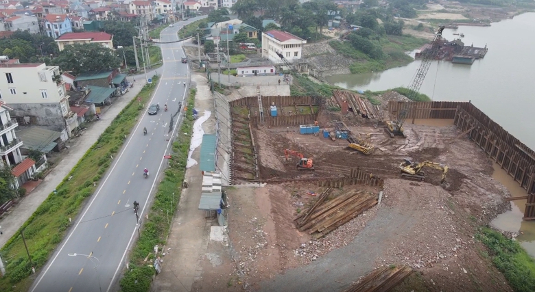 H&agrave; Nội: Cấm đường phục vụ thi c&ocirc;ng nh&agrave; m&aacute;y nước mặt s&ocirc;ng Hồng- Ảnh 1.