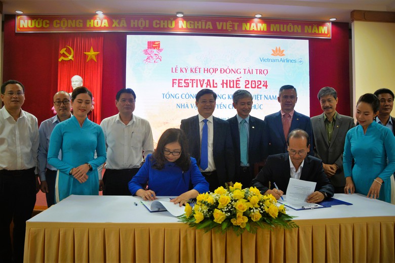 Vietnam Airlines tiếp tục l&agrave; nh&agrave; vận chuyển ch&iacute;nh thức của Festival Huế 2024- Ảnh 2.