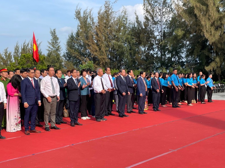 D&acirc;ng hương tưởng niệm 64 liệt sỹ Gạc Ma- Ảnh 2.