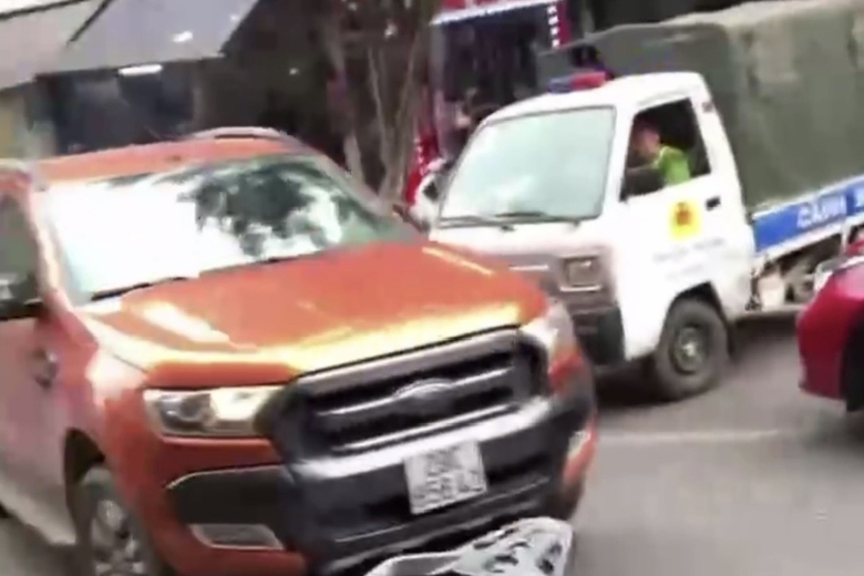 Ch&acirc;n dung t&agrave;i xế xe b&aacute;n tải t&ocirc;ng &ocirc; t&ocirc; cảnh s&aacute;t rồi bỏ chạy g&acirc;y tai nạn li&ecirc;n tiếp- Ảnh 2.