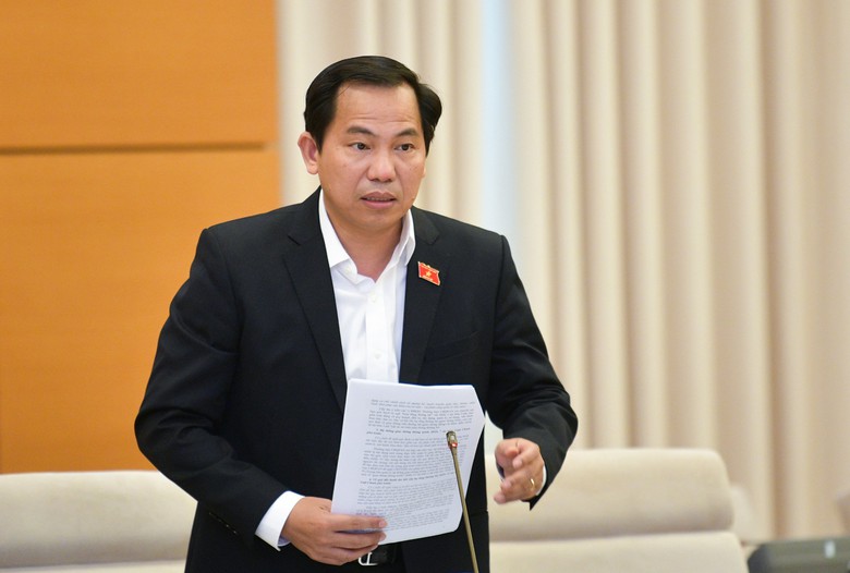 Ủy ban Thường vụ Quốc hội cho &yacute; kiến ho&agrave;n thiện dự thảo Luật Đường bộ- Ảnh 2.