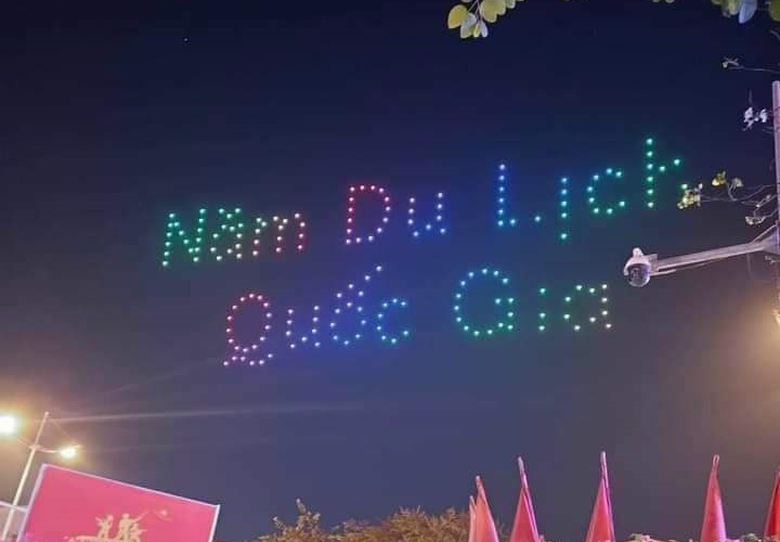 H&agrave;ng ngh&igrave;n người chen ch&acirc;n xem khai mạc lễ hội hoa ban ở Điện Bi&ecirc;n- Ảnh 17.