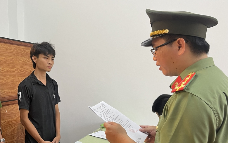 Khởi tố thanh ni&ecirc;n ở C&agrave; Mau sử dụng tiền giả- Ảnh 1.