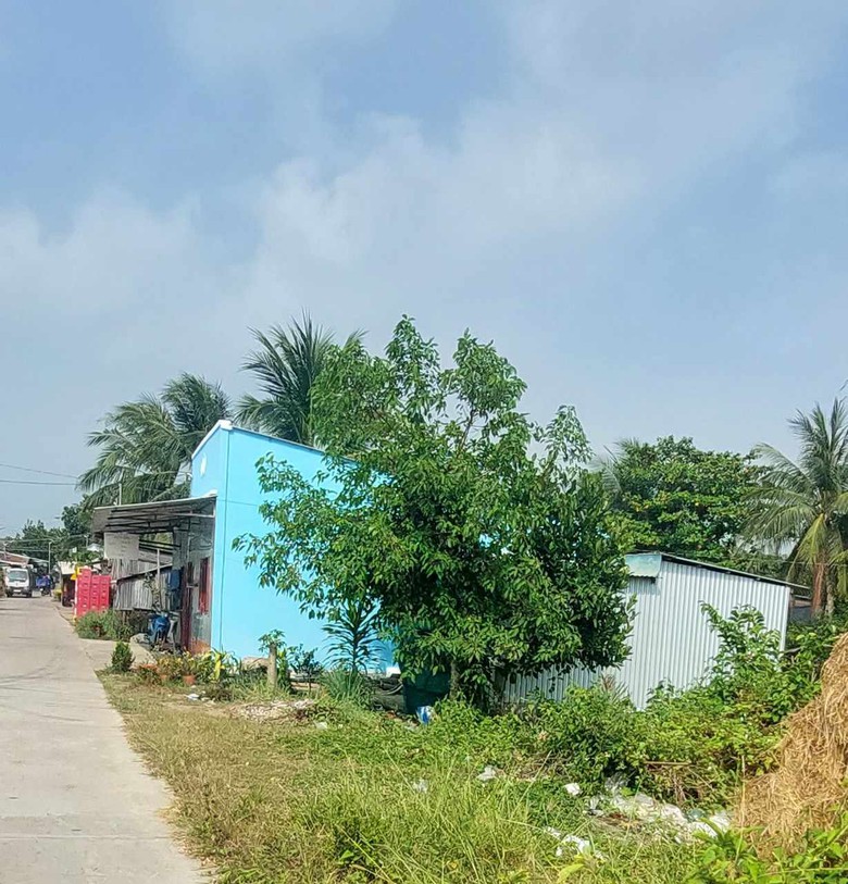 H&agrave;ng chục hộ d&acirc;n v&ocirc; tư x&acirc;y nh&agrave;, chuồng b&ograve; lấn l&ograve;ng k&ecirc;nh ở S&oacute;c Trăng- Ảnh 3.