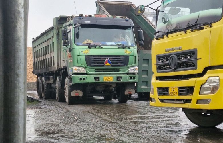 Th&aacute;i Nguy&ecirc;n: Bến thủy tiếp tay vi phạm, xe qu&aacute; tải tung chi&ecirc;u 