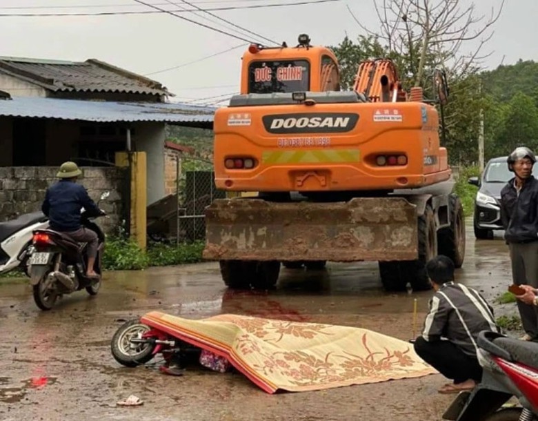 Hiện trường vụ tai nạn khiến b&agrave; tử vong, ch&aacute;u bị thương nặng ở Th&aacute;i Nguy&ecirc;n.