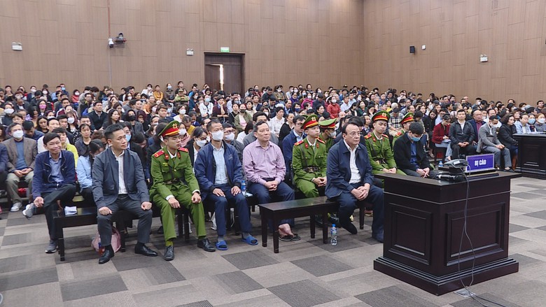 Chủ tịch Tân Hoàng Minh bất ngờ được đề nghị giảm nhẹ mức án- Ảnh 2. Chủ tịch Tân Hoàng Minh bất ngờ được đề nghị giảm nhẹ mức án- Ảnh 2.