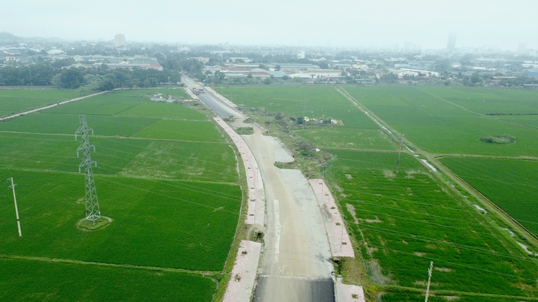 Thanh H&oacute;a: Hơn 800m đường l&agrave;m 7 năm chưa xong- Ảnh 1.