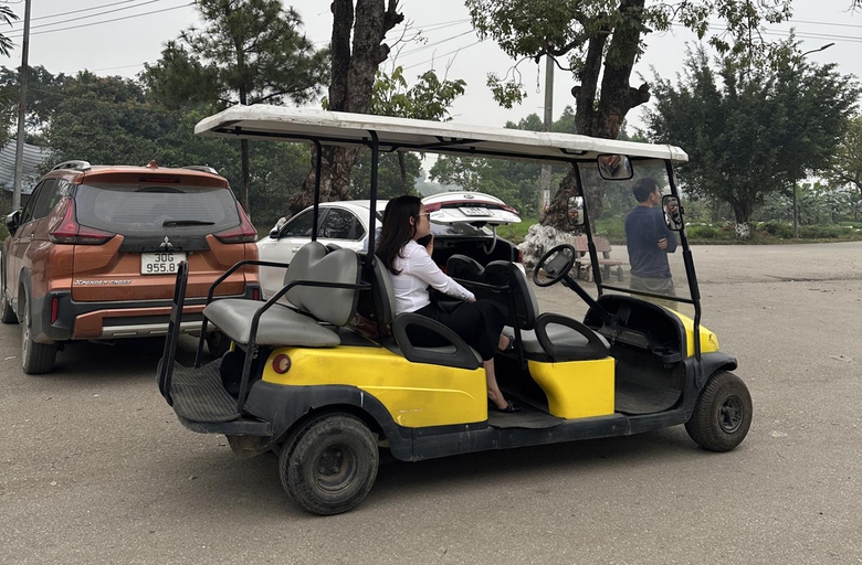 H&agrave; Nội: B&aacute;t nh&aacute;o xe điện kh&ocirc;ng biển số ở Đường L&acirc;m- Ảnh 2.