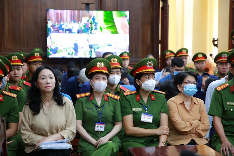 VKSND TP.HCM: Cần loại bỏ vĩnh viễn bị cáo Trương Mỹ Lan và 3 nguyên lãnh đạo SCB- Ảnh 1. VKSND TP.HCM: Cần loại bỏ vĩnh viễn bị cáo Trương Mỹ Lan và 3 nguyên lãnh đạo SCB- Ảnh 1.