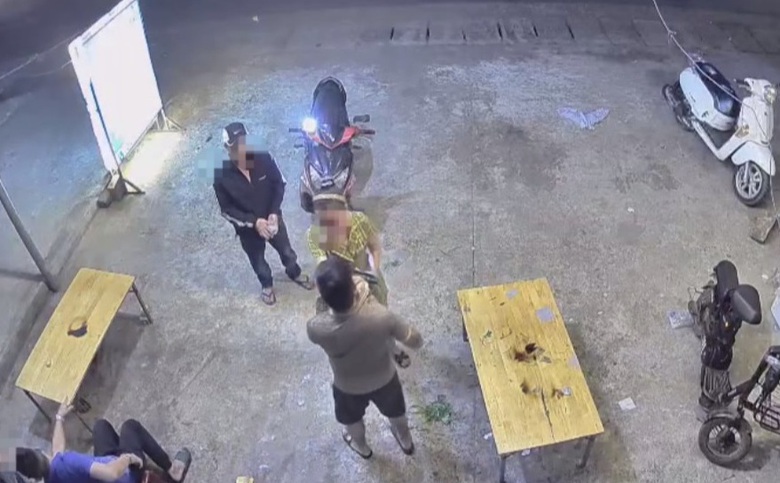 M&acirc;u thuẫn khi đang nhậu, một thanh ni&ecirc;n bị đ&acirc;m tử vong- Ảnh 1.