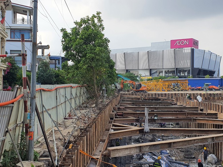 Hải Ph&ograve;ng: Đường bị sụt l&uacute;n do thi c&ocirc;ng trung t&acirc;m thương mại- Ảnh 2.
