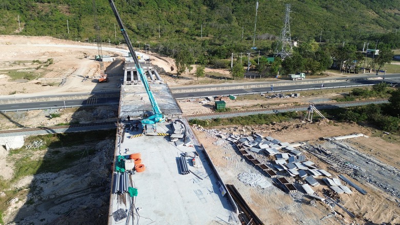 Tăng tốc đưa n&uacute;t giao kết nối QL1 với cao tốc Cam L&acirc;m - Vĩnh Hảo về đ&iacute;ch- Ảnh 1.
