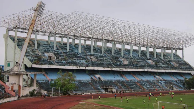 Vướng mắc tiền v&agrave; ph&aacute;p l&yacute;, Đ&agrave; Nẵng kh&oacute; lấy lại s&acirc;n Chi Lăng- Ảnh 1.