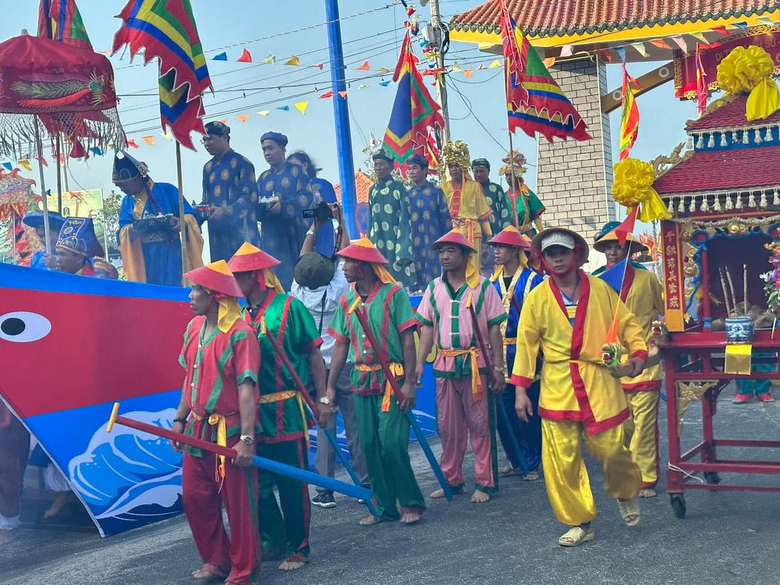 B&agrave; Rịa - Vũng T&agrave;u: Hơn 200.000 lượt du kh&aacute;ch n&ocirc; nức tham dự lễ hội Dinh C&ocirc;- Ảnh 4.