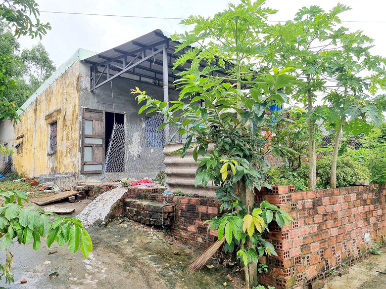 Chồng mất v&igrave; tai nạn, vợ bệnh tật nu&ocirc;i con thiểu năng- Ảnh 2.