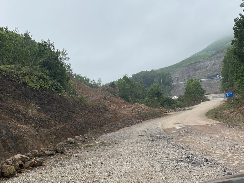 Quảng Ninh: Hơn 16 năm l&agrave;m kh&ocirc;ng xong gần 10km đường chuy&ecirc;n dụng- Ảnh 4.