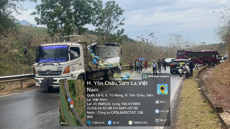 Tai nạn liên hoàn trên quốc lộ 6, một người tử vong- Ảnh 1. Tai nạn liên hoàn trên quốc lộ 6, một người tử vong- Ảnh 1.