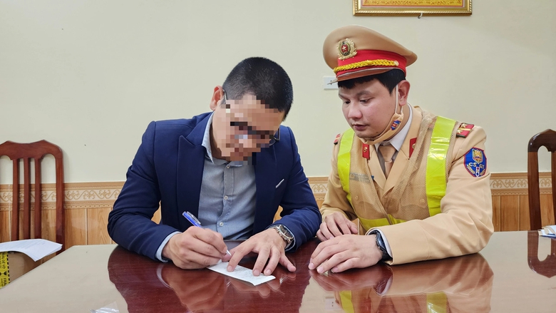 Dính nồng độ cồn, nhiều lái xe biện minh Dính nồng độ cồn, nhiều lái xe biện minh