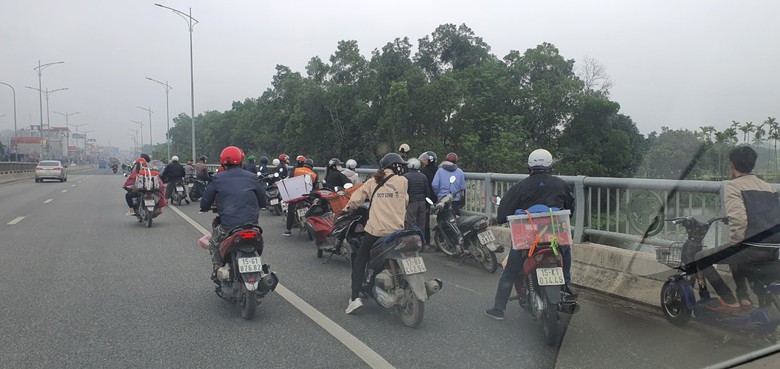 Hải Ph&ograve;ng: Ph&aacute;t hiện thi thể cụ &ocirc;ng tr&ecirc;n s&ocirc;ng Gi&aacute;- Ảnh 2.