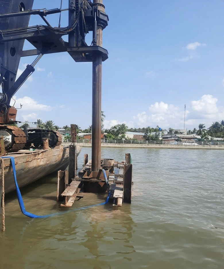Dự &aacute;n n&acirc;ng tĩnh kh&ocirc;ng c&aacute;c cầu ở ĐBSCL gặp kh&oacute; v&igrave; vướng mặt bằng- Ảnh 1.