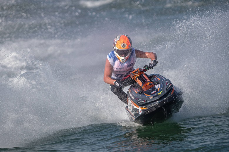 So k&egrave; căng thẳng ph&acirc;n hạng cuộc thi m&ocirc; t&ocirc; nước lần đầu tại Việt Nam- Ảnh 7.