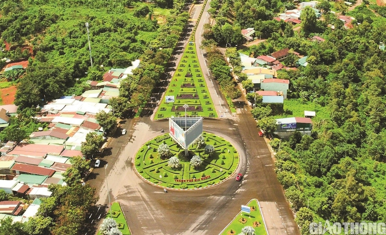 Kỳ vọng cao tốc Gia Nghĩa - Chơn Th&agrave;nh đưa Đắk N&ocirc;ng cất c&aacute;nh- Ảnh 2.