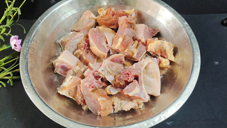 Thịt g&agrave; nấu c&ugrave;ng rau n&agrave;y cực nhanh, ăn ngon lại tăng cường miễn dịch - Ảnh 5.