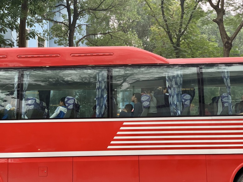 Bát nháo hoạt động xe đưa đón học sinh- Ảnh 5. Bát nháo hoạt động xe đưa đón học sinh- Ảnh 5.