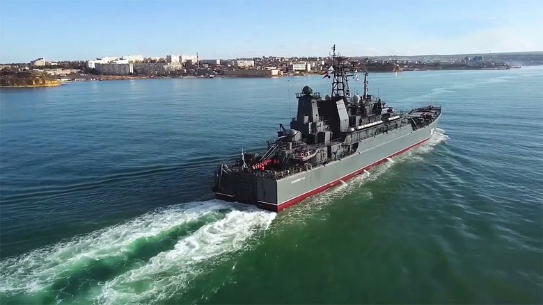 Ukraine tấn c&ocirc;ng ồ ạt tr&ecirc;n quy m&ocirc; lớn v&agrave;o Crimea - Ảnh 1.