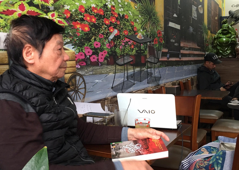 Nh&agrave; bi&ecirc;n kịch Nguyễn Anh Dũng: Một thời cầm s&uacute;ng, cả đời cầm b&uacute;t- Ảnh 1.