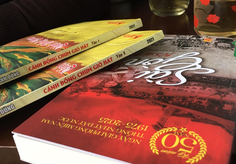 Nh&agrave; bi&ecirc;n kịch Nguyễn Anh Dũng: Một thời cầm s&uacute;ng, cả đời cầm b&uacute;t- Ảnh 2.