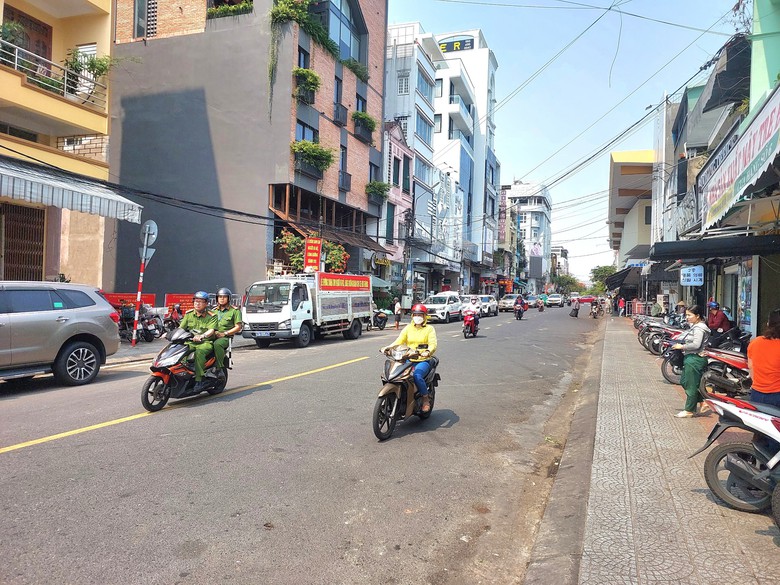 Đ&agrave; Nẵng dẹp nạn lấn chiếm vỉa h&egrave; xung quanh chợ H&agrave;n- Ảnh 10.