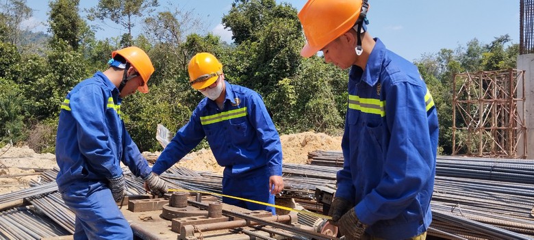 Bứt tốc thi c&ocirc;ng 