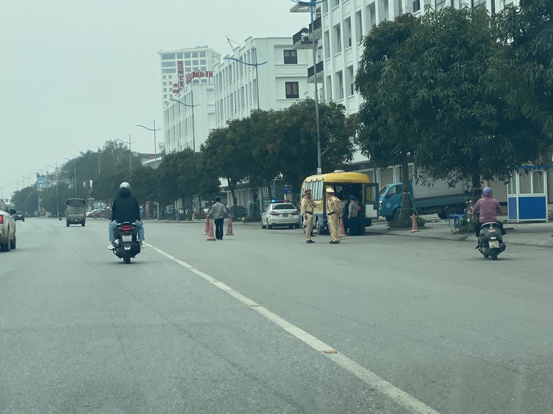 Quảng Ninh: Ki&ecirc;n tr&igrave;, linh hoạt giải ph&aacute;p kiểm tra tải trọng xe- Ảnh 2.