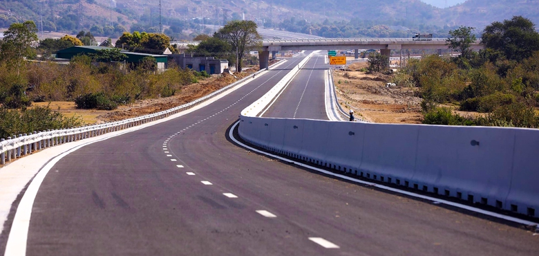 Việt Nhật Group &ldquo;bảo chứng&rdquo; tiến độ, chất lượng b&ecirc; t&ocirc;ng nhựa n&oacute;ng c&aacute;c c&ocirc;ng tr&igrave;nh- Ảnh 4.