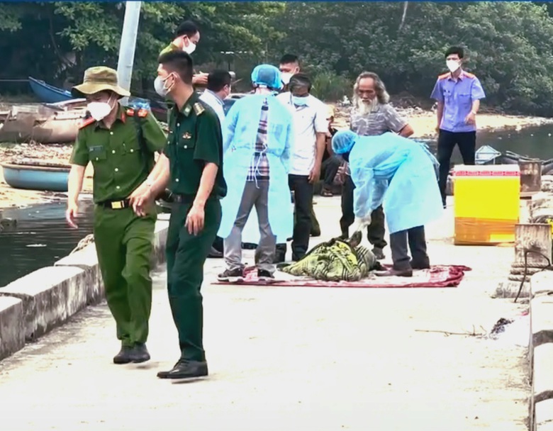 Ph&aacute;t hiện thi thể tr&ocirc;i tr&ecirc;n biển nghi l&agrave; ngư d&acirc;n mất t&iacute;ch trong vụ t&agrave;u h&agrave;ng t&ocirc;ng t&agrave;u c&aacute;- Ảnh 1.