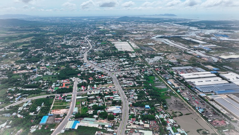 Người d&acirc;n B&agrave; Rịa - Vũng T&agrave;u ng&oacute;ng đường lớn để đ&oacute;n du kh&aacute;ch, nh&agrave; đầu tư- Ảnh 7.