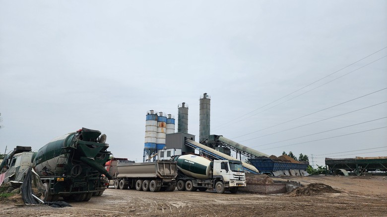 Hà Nội: Loạt trạm bê tông không phép vẫn Hà Nội: Loạt trạm bê tông không phép vẫn