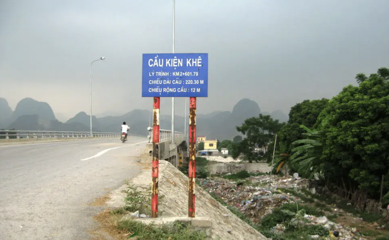 V&igrave; sao chưa mở rộng đường gom dẫn l&ecirc;n cầu Kiện Kh&ecirc; qua H&agrave; Nam?- Ảnh 1.