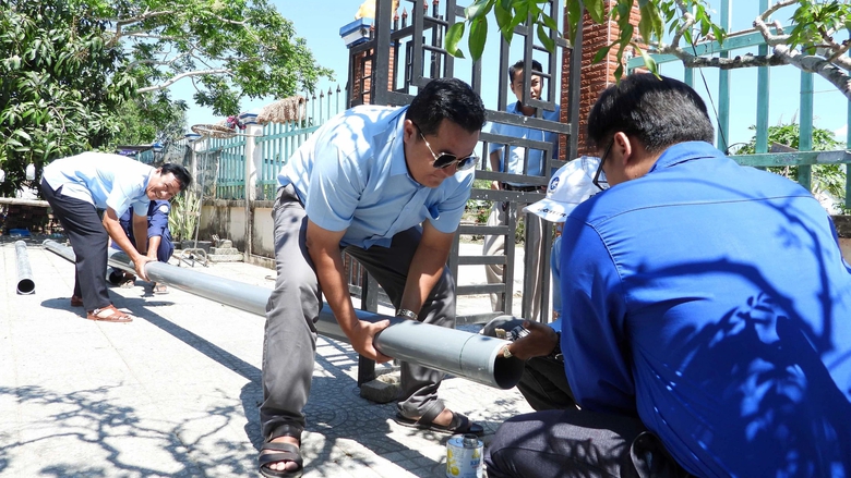 C&agrave; Mau chi 10 tỷ hỗ trợ c&aacute;c hộ d&acirc;n thiếu nước trong m&ugrave;a hạn- Ảnh 1.