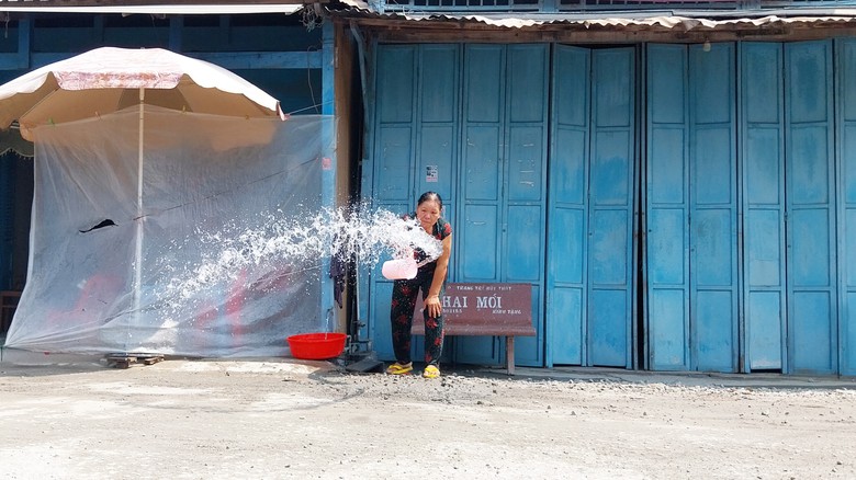 Chủ đầu tư đường thi c&ocirc;ng g&acirc;y bụi ở An Giang mong người d&acirc;n th&ocirc;ng cảm- Ảnh 2.