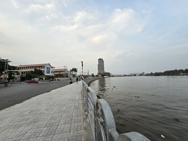 Bờ k&egrave; v&agrave; con đường thay đổi bộ mặt đ&ocirc; thị Cần Thơ- Ảnh 6.